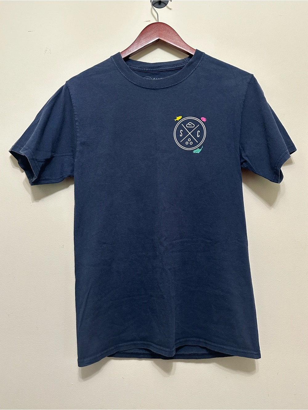 Men's Navy Short-Sleeve Graphic Crewneck T-Shirt